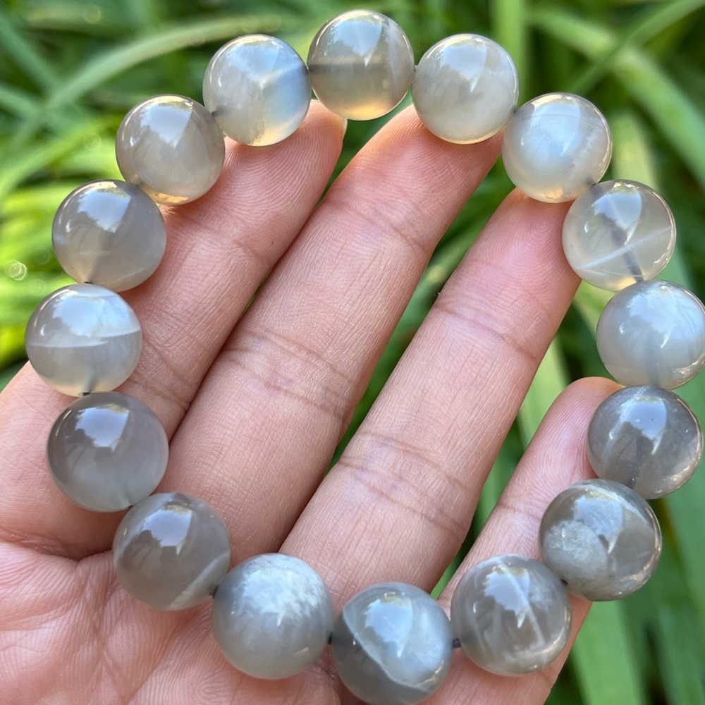 13mm stretchable silver moonstone‎ bracelet 0239